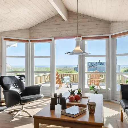 Four-bedroom In Σπίτι διακοπών *