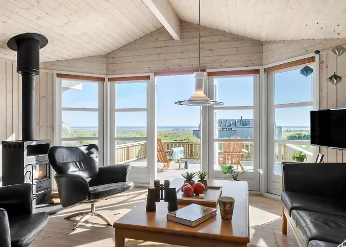 Four-bedroom In Semesterbostad *